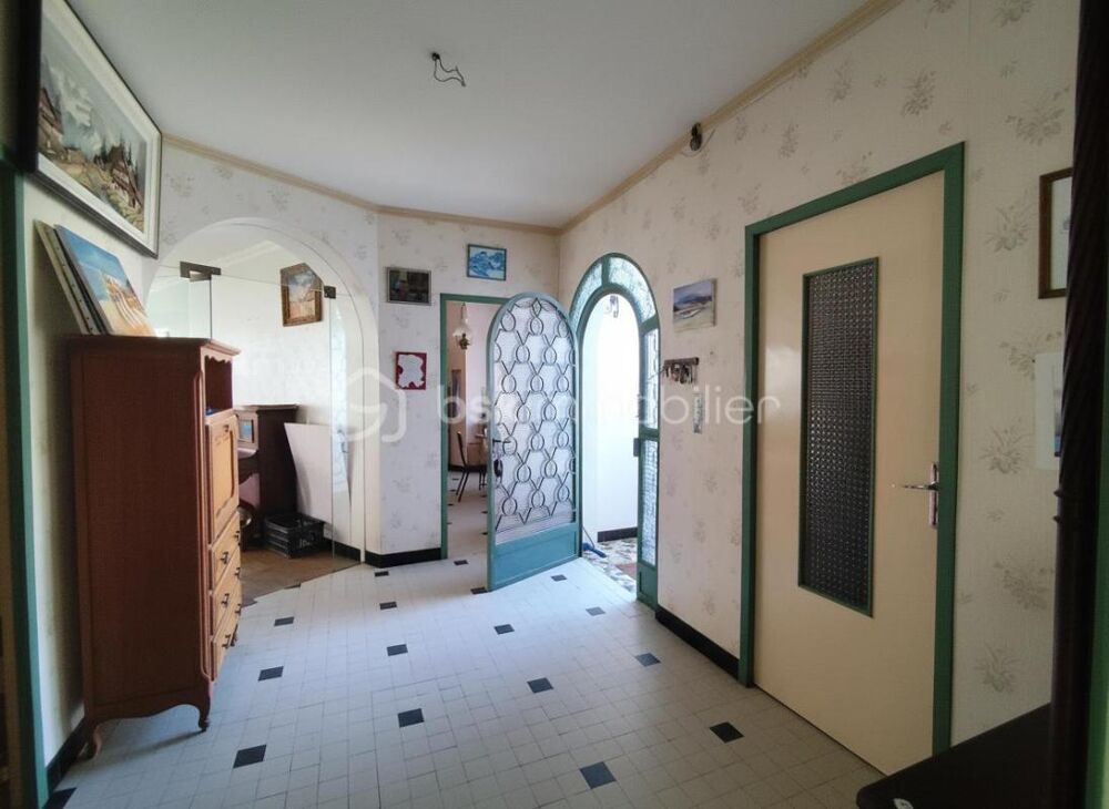 GRANDE MAISON AVEC APPARTEMENT
