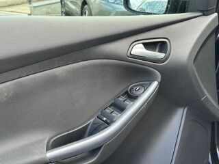 Focus III 1.0 SCTI 100 S&S ECOBOOST TITANIUM BVM5 5P 2013 occasion 78240 Chambourcy