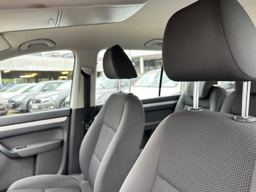 Touran II 1.2 TSI 105 BLUEMOTION TECHNOLOGY TRENDLINE 2011 occasion 78240 Chambourcy