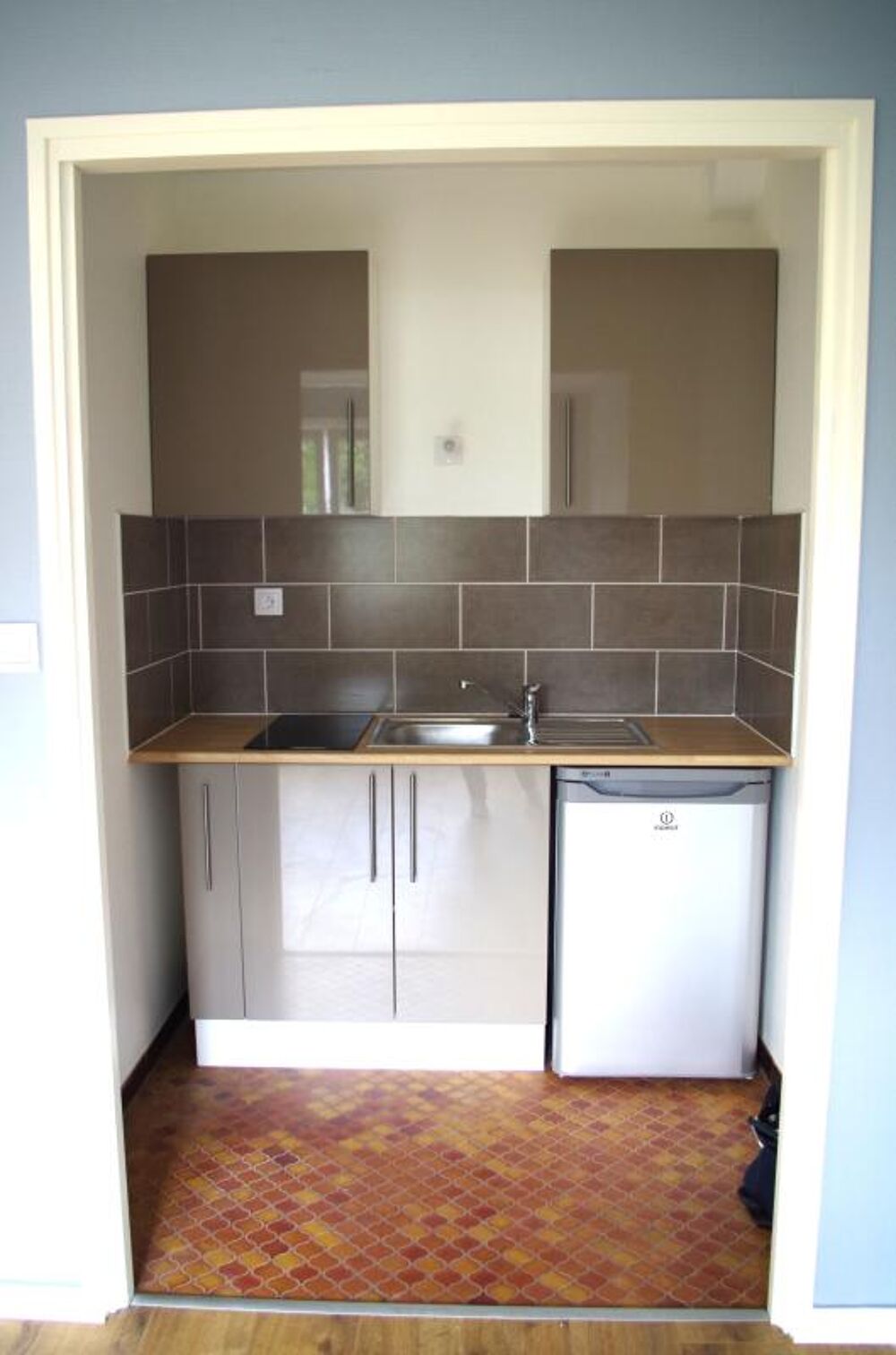 Vente Appartement Appartement À Vendre - Pour investisseur - Studio de 22M2 - Résidence avec parking fermé Dijon