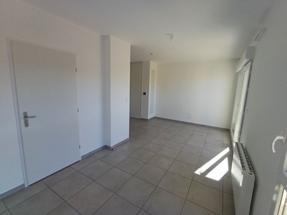 Location Appartement Studio avec parking et balcon à CHENOVE Chenove