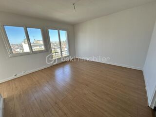  Appartement à louer 3 pièces 52 m²