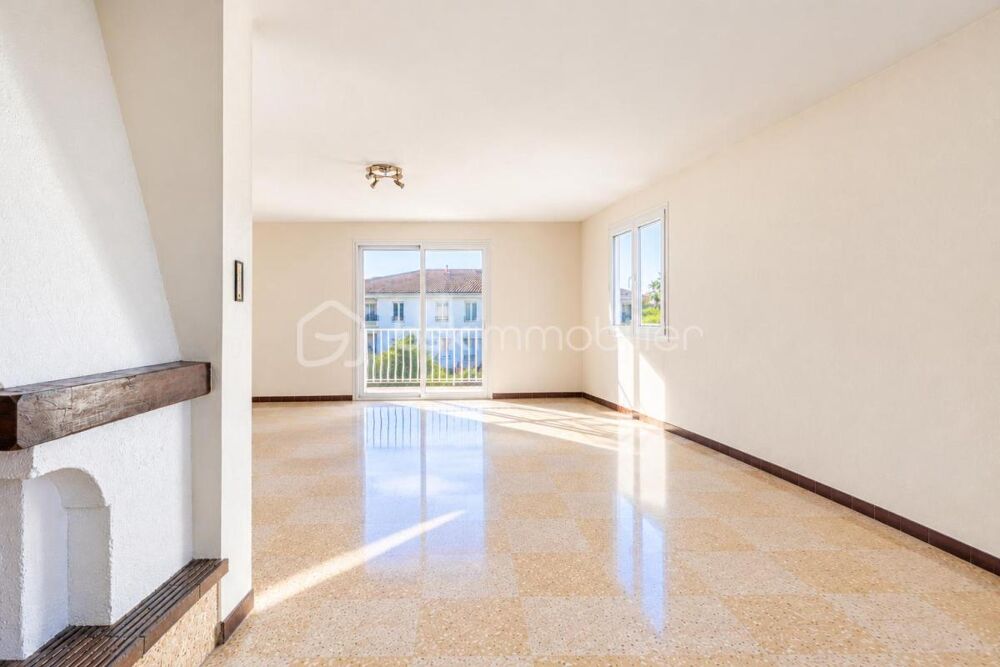 *** MAISON T3/T4 PROCHE TOUTES COMMODITÉS *** DEUX GARAGES + SOUS-SOL AMÉNAGÉ EN T2 INDÉPENDANT ***