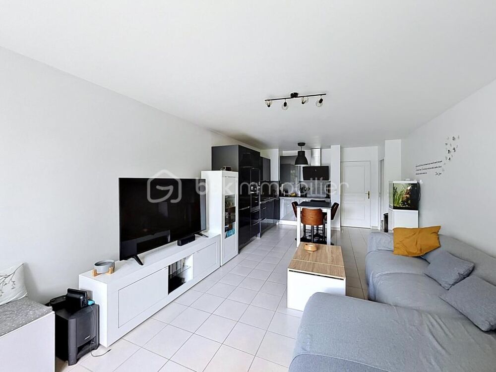Exclusivité - Bel appartement 3 pièces avec balcon et parking  Lumineux et sans travaux
