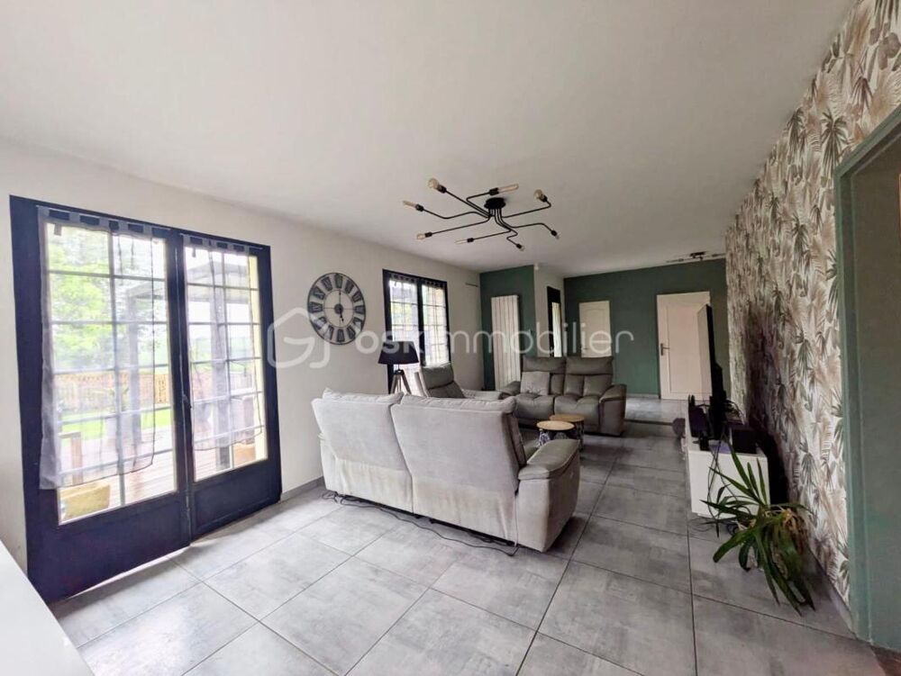 Hédé-Bazouges  Belle maison familiale 6 chambres sur terrain arboré de 1 865 m²