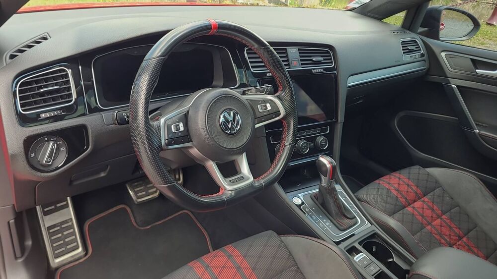 Golf GTI 2.0 TFSI 290 DSG7 Tcr - Entretien constructeur Toit ouvr 2019 occasion 02500 Hirson