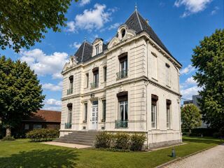  Maison à vendre 12 pièces 270 m²