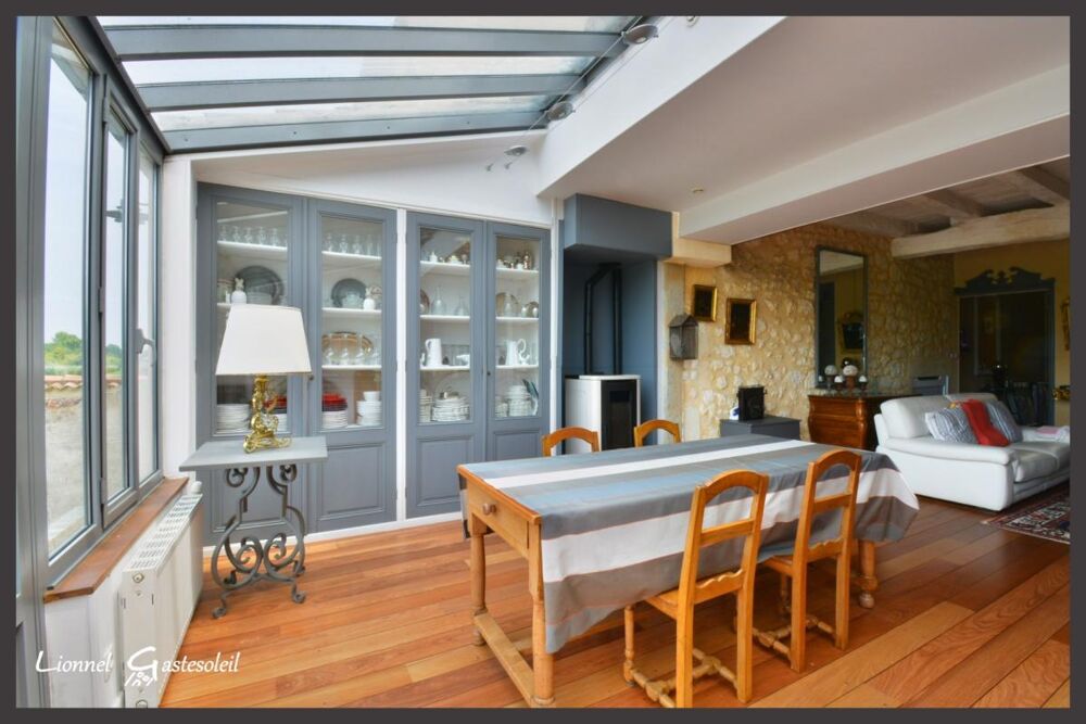 Maison de ville de caractère à vendre 3 à 4 chambres avec vue sur la Dordogne à SAINTE FOY LA GRANDE (33)