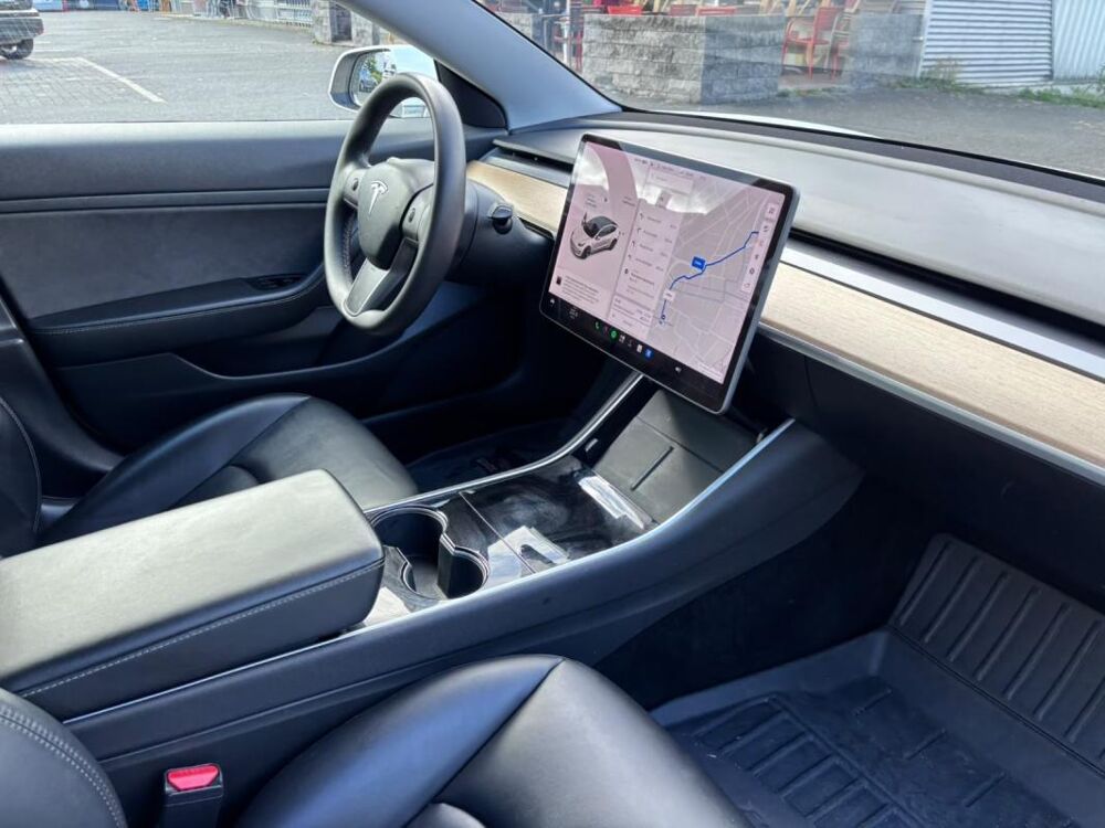Model 3 Standard Range RWD – Berline &eacute;lectrique 2020 occasion 33000 Bordeaux