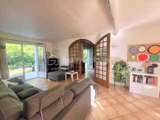  Villa � vendre 11 pi�ces 243 m�