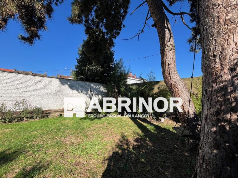 Maison Bourgeoise 6 Chambres,grande pièce de vie, salle de jeux, 2 salles de bain jardin arboré