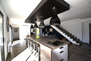  Maison  vendre 8 pices 211 m