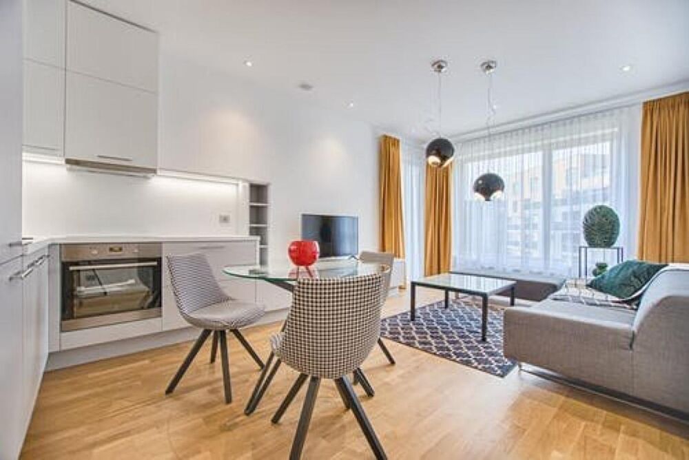5 PIÈCES offrant 155m² de surface privative / Parking