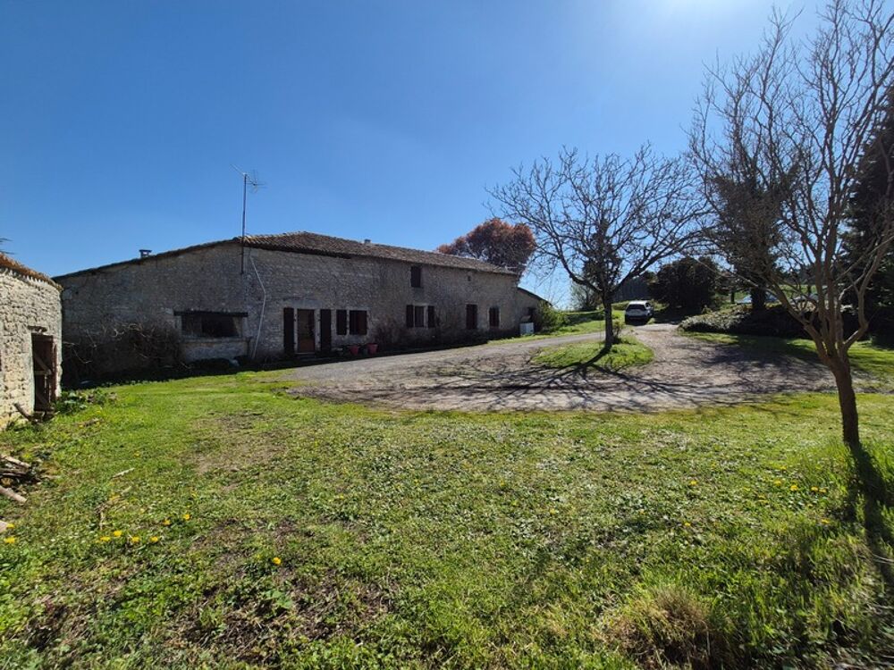 Vente Maison Corps de Ferme, écrin de verdure, 250 m2 habitables, 18 000 m2 de terrain, 400 m2 de dépendances, 20 mn Angoulême centre Magnac lavalette villars