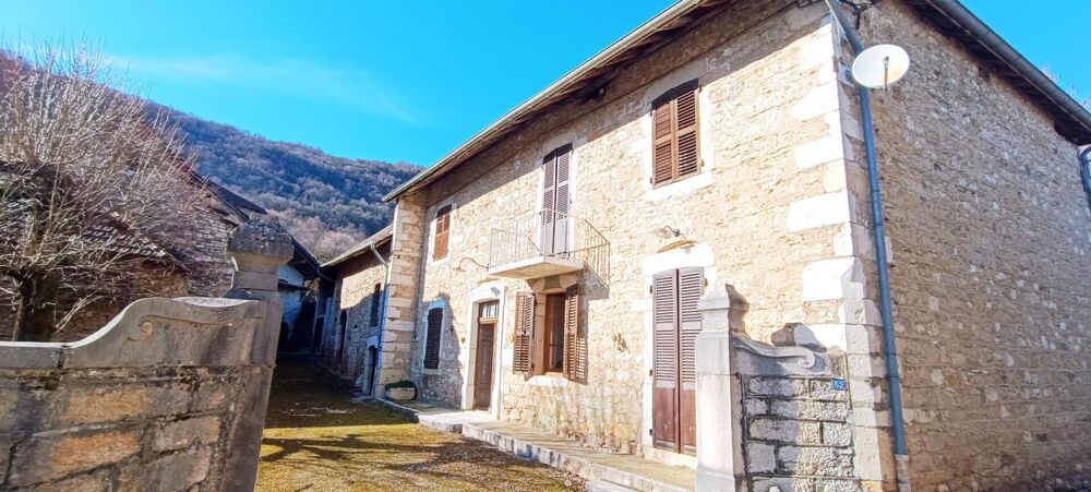 Vente Maison Longère en pierre avec dépendances  À 1h15 de Genève, 55 min de Lyon Ambleon