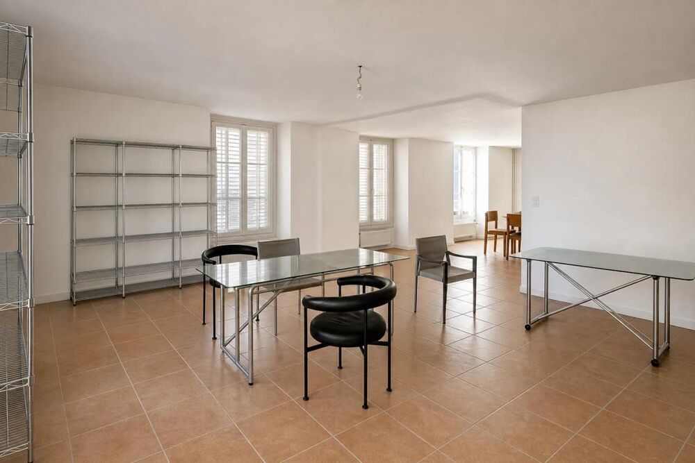 Immeuble de caractère avec local professionnel et habitation