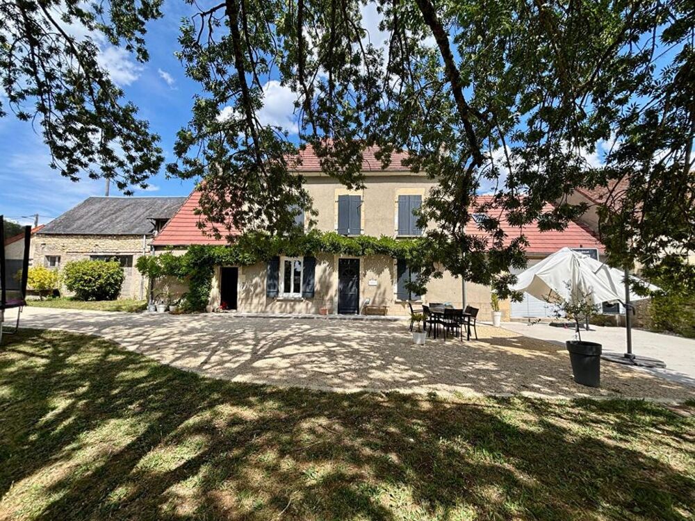 Maison familiale rénovée avec goût - 162 m² habitables sur un terrain de 1 916 m² - 4 chambres