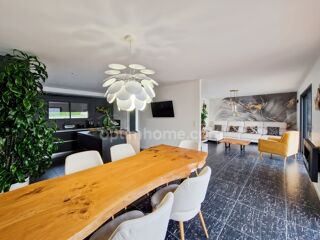  Maison  vendre 6 pices 202 m