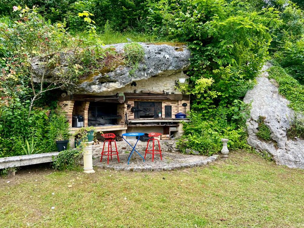 à vendre  Propriété/château Angicourt (60940)