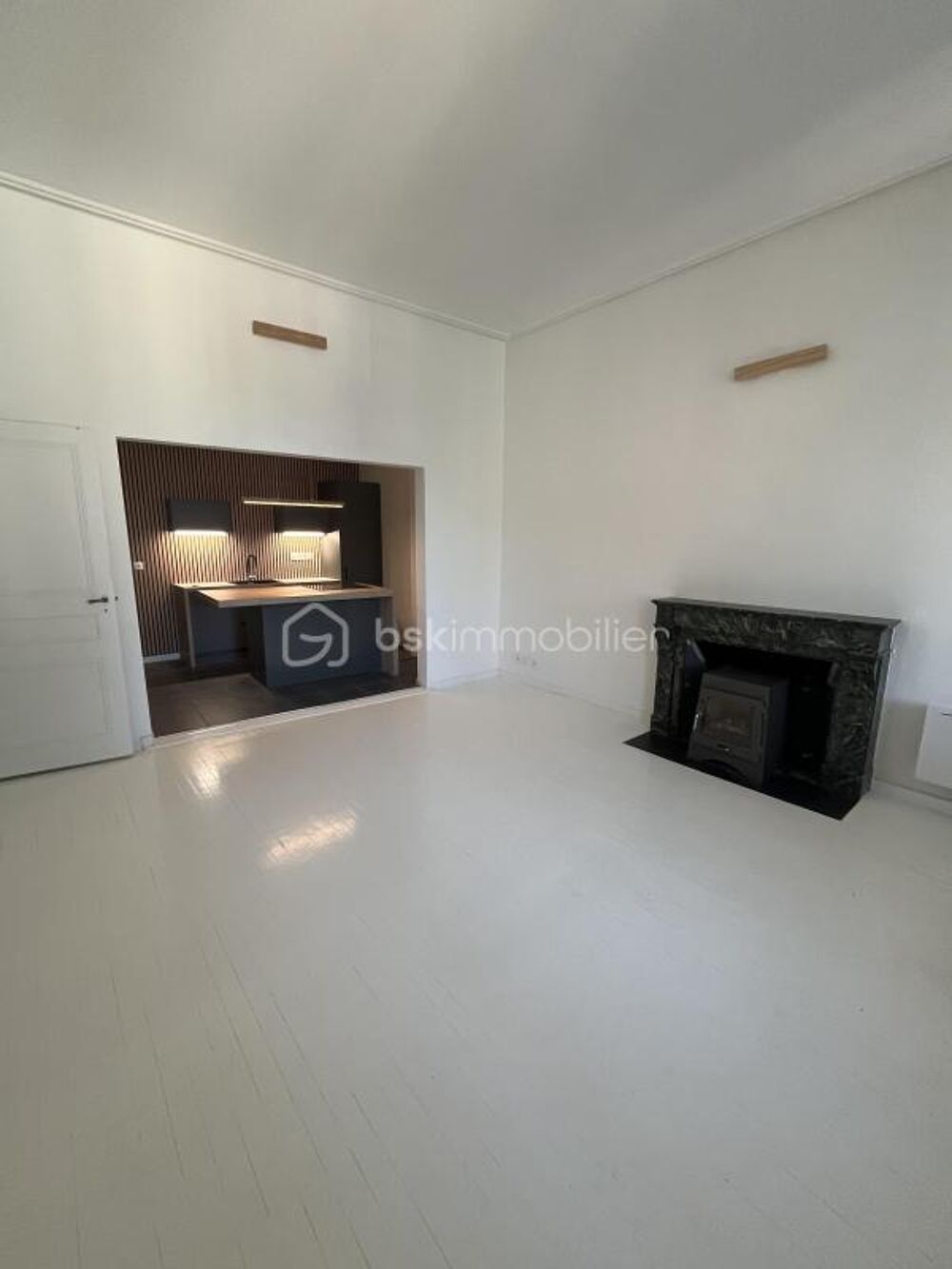 Appartement T2 de 80 m² utiles dont 54 m² en loi carrez et cave