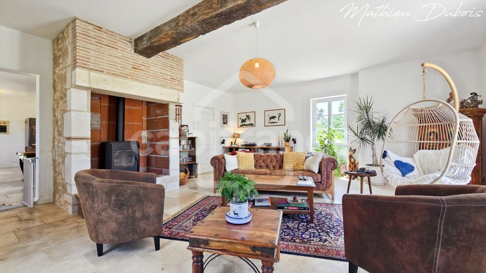 Un domaine de caractère proche dEymet avec installations équestres, gîtes et studio yoga/bien-être