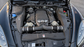 Cayenne 4.8 V8 420 AWD TIPTRONIC 8 GTS - Automatique Toit ouvrant 2013 occasion 72000 Le Mans