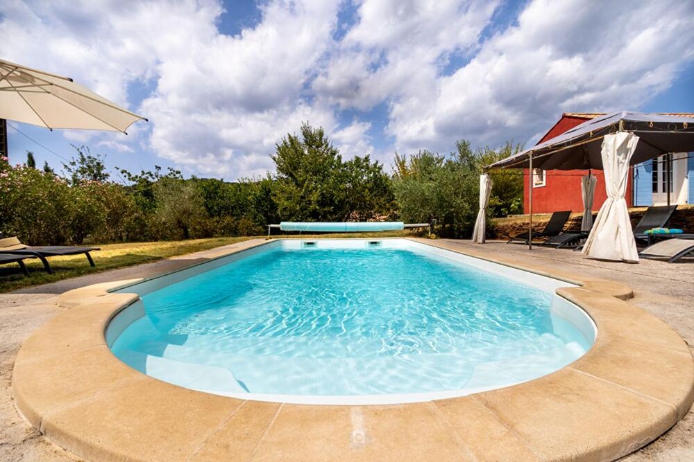 Collobrières Maison de 146 m² 4 chambres Terrain de 2 890 m² Piscine