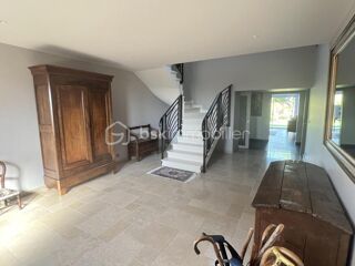  Propri�t�/ch�teau � vendre 12 pi�ces 700 m�