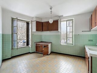  Immeuble � vendre 10 pi�ces 240 m�