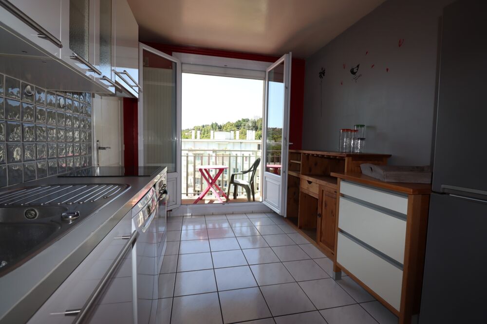 Quartier Bellevue appartement T3 traversant de 64 m², 2 balcons, parking et cave