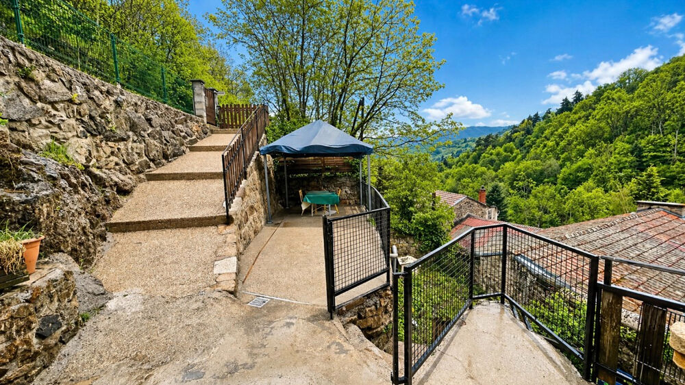 House in Bourg-Argental, Zone artisanale de la Grande Fabrique, La Cour - Vue 3