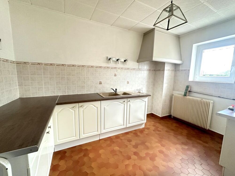 Maison 125m² 7 pièces + garage + dépendances sur parcelle de 885m² à Culhat