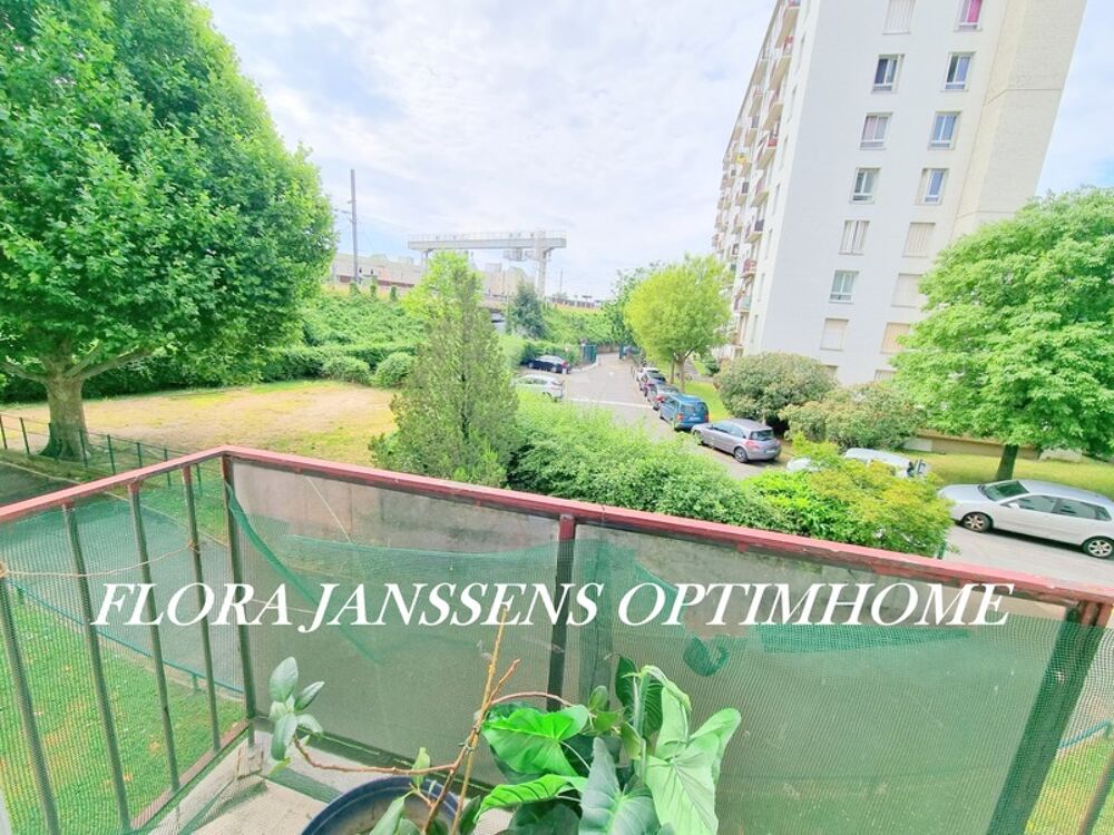 APPARTEMENT DANS RESIDENCE FAMILIALE AVEC CAVE ET BALCON