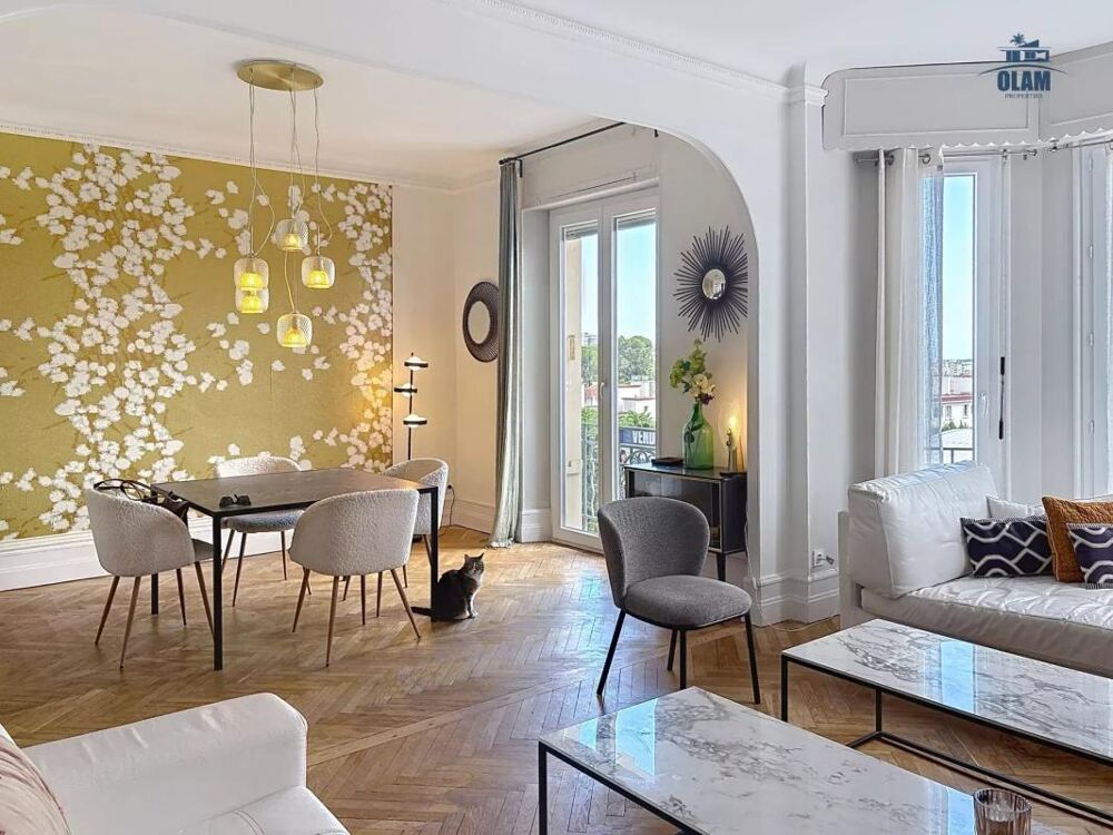Vente Appartement Cannes centre ville – appartement 3/4 pièces de charme, 102 M2, en étage élevé, aperçu mer Cannes