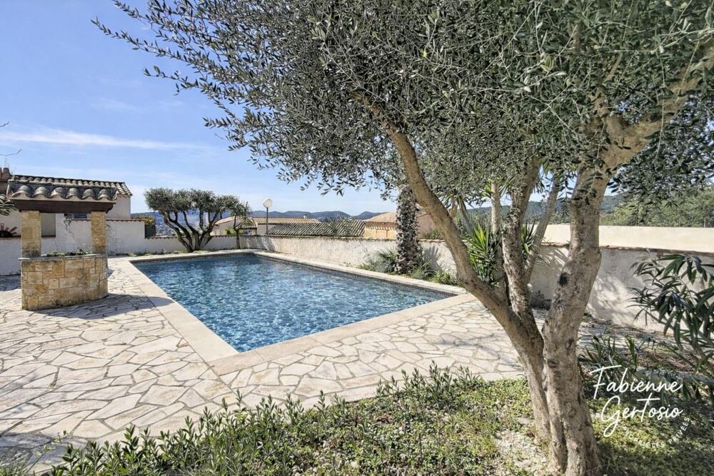 CEYRESTE ! Maison traditionnelle 6 pièces, terrain 1127m², piscine
