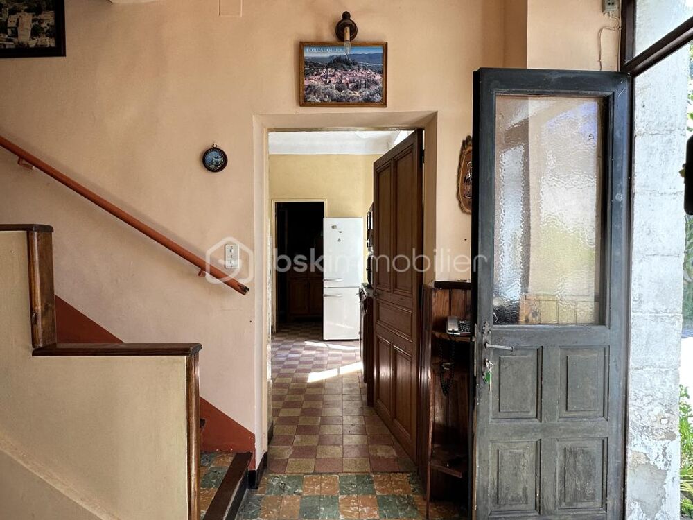Maison à rénover avec jardin plein sud et dépendances, à 5 minutes à pied de la vieille ville