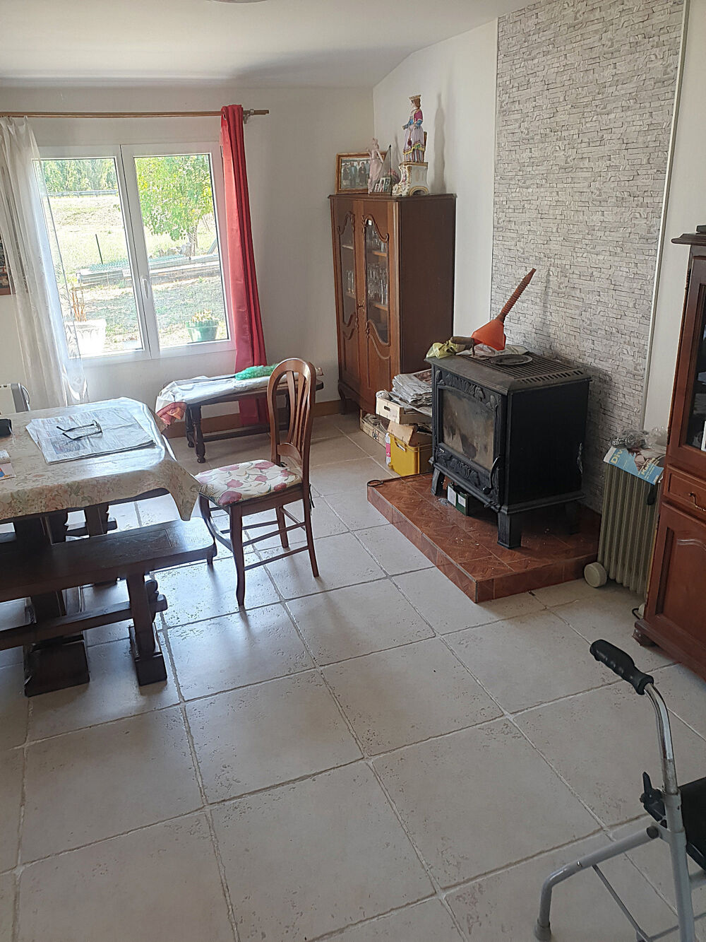 Maison 182 m² à vendre 7 pièces CHALAIS (16) 4 à 6 chambres  Commodités à pied  Fort potentiel ! terrain !