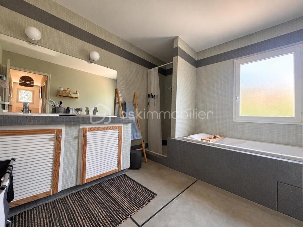 à vendre  Villa Savasse (26740)