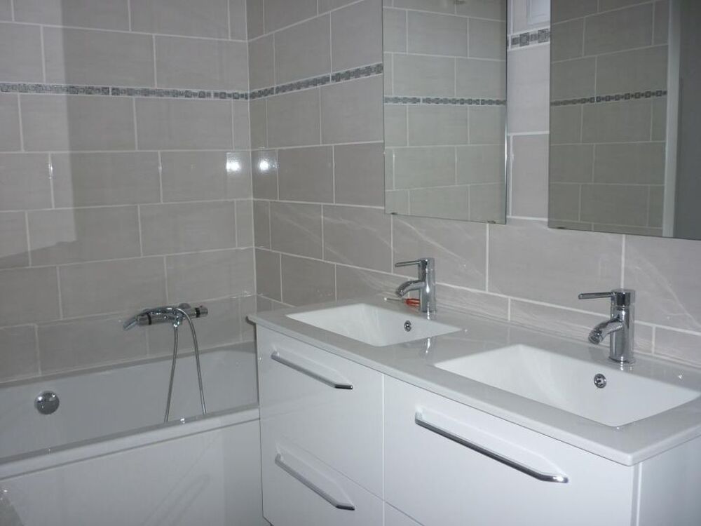 Location Maison Maison de 100m2 à louer sur Oytier-Saint-Oblas Oytier saint oblas