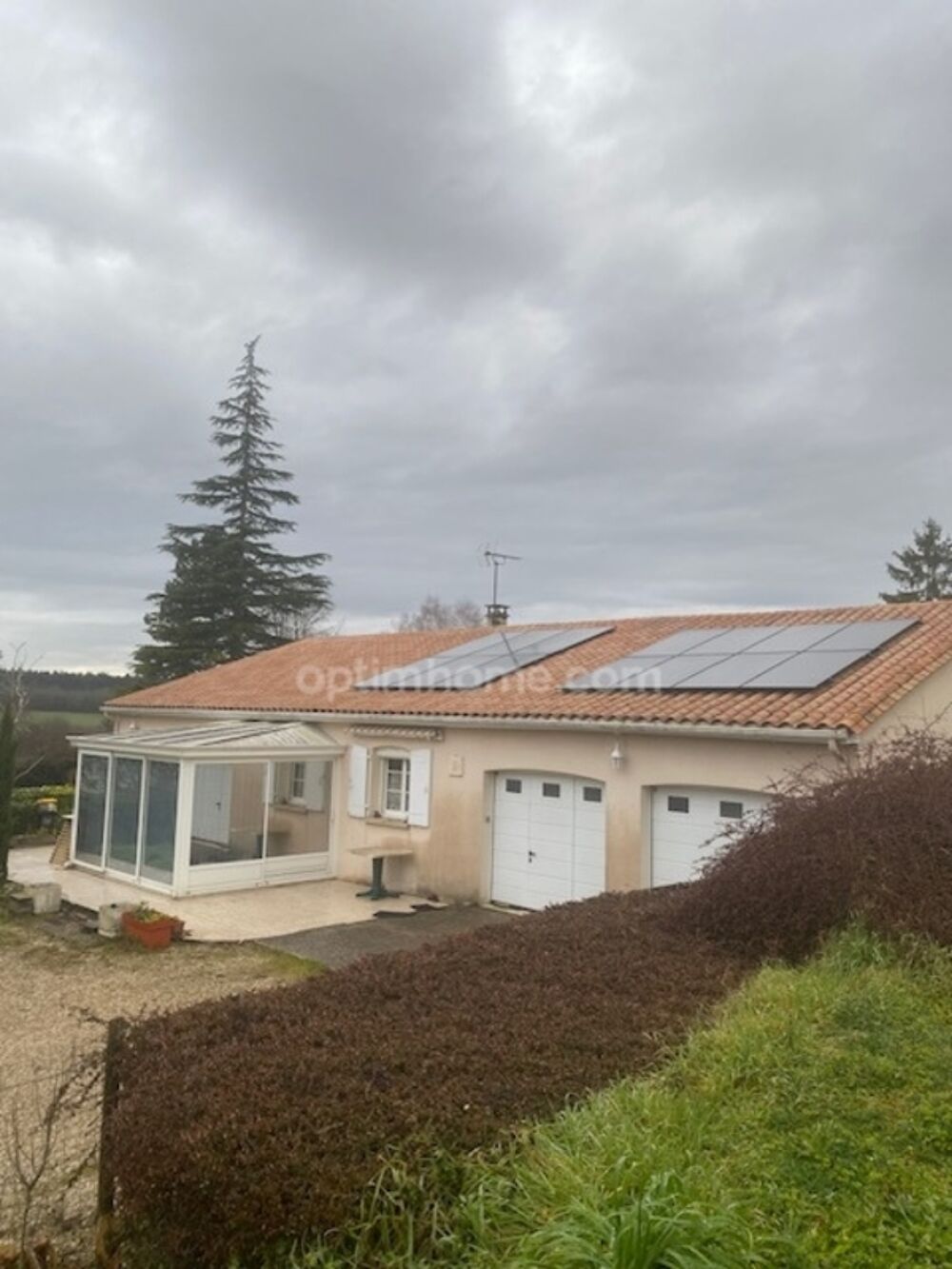 Maison à vendre dans un hameau de DIRAC, au calme, juste à remettre au goût du jour