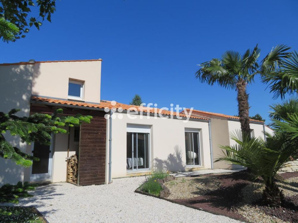 Maison 7 pièces 212 m² · à Courcon · 212 m² · 447 000 €