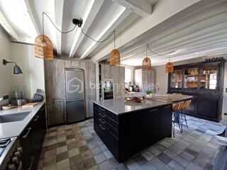  Maison  vendre 10 pices 250 m