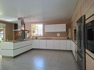  Villa  vendre 4 pices 134 m