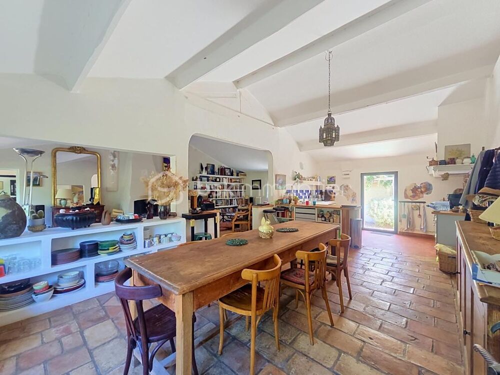 à vendre  Propriété/château Saint-Maximin (30700)