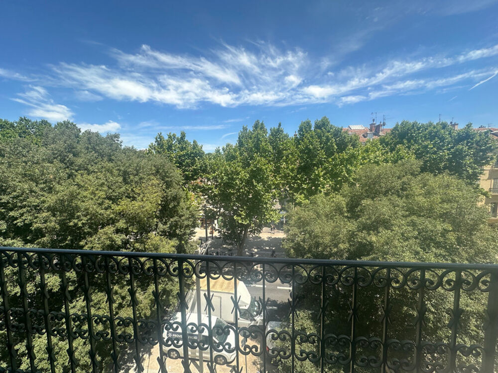 AIX EN PROVENCE - PROCHE PLACE DE LA ROTONDE - T1 dernier étage avec balcon