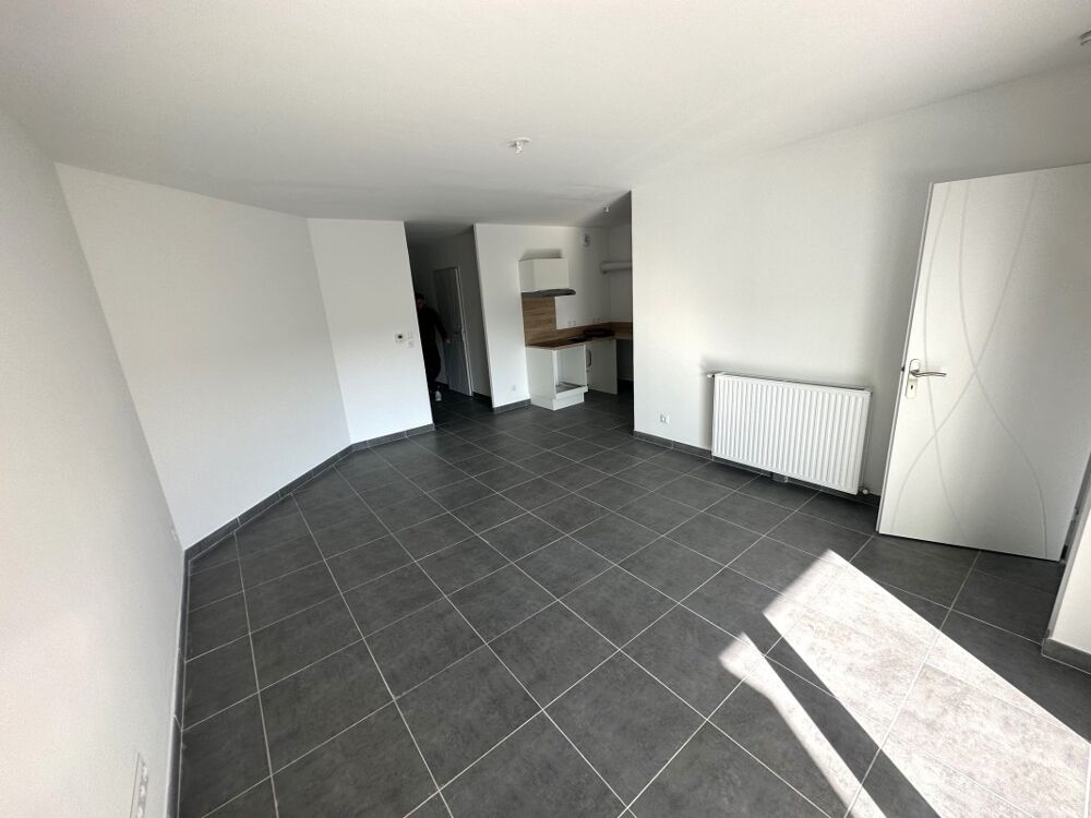 T2 avec balcon et parking à MONTEUX