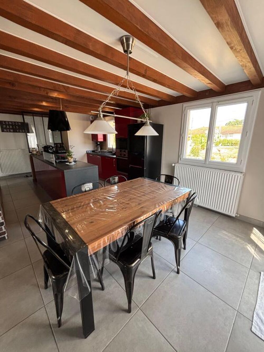 ? Attignat  Maison rénovée 160 m²