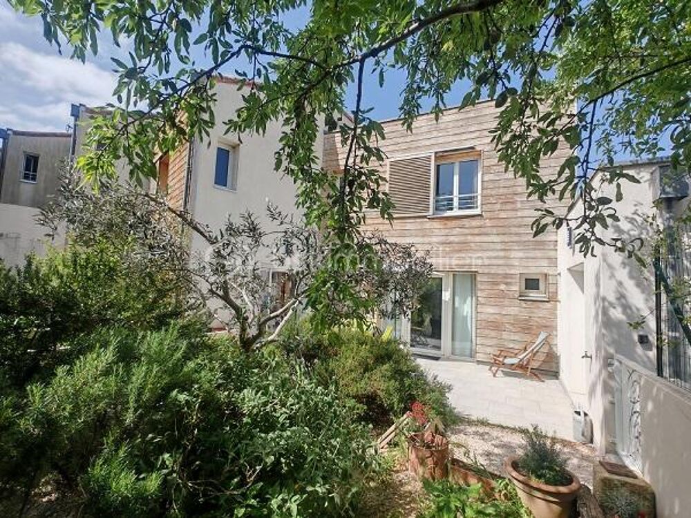 *** VAUVERT  Maison darchitecte en ossature bois  126 m²  3 chambres dont 1 indépendante en rez-de-chaussée ***