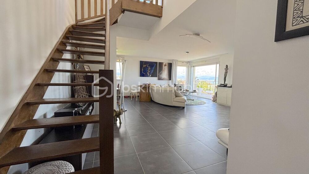 Appartement 3 pièces en toit-terrasse avec vue mer imprenable