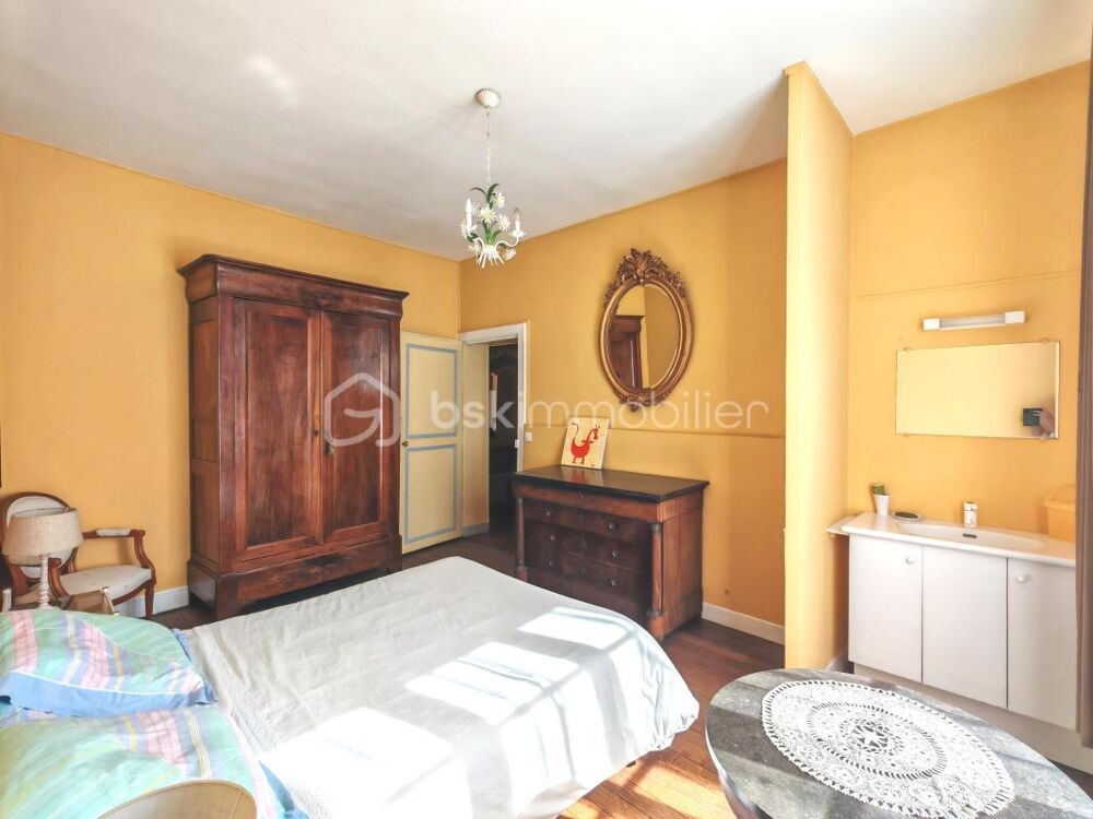 à vendre  Propriété/château Crécy-la-Chapelle (77580)